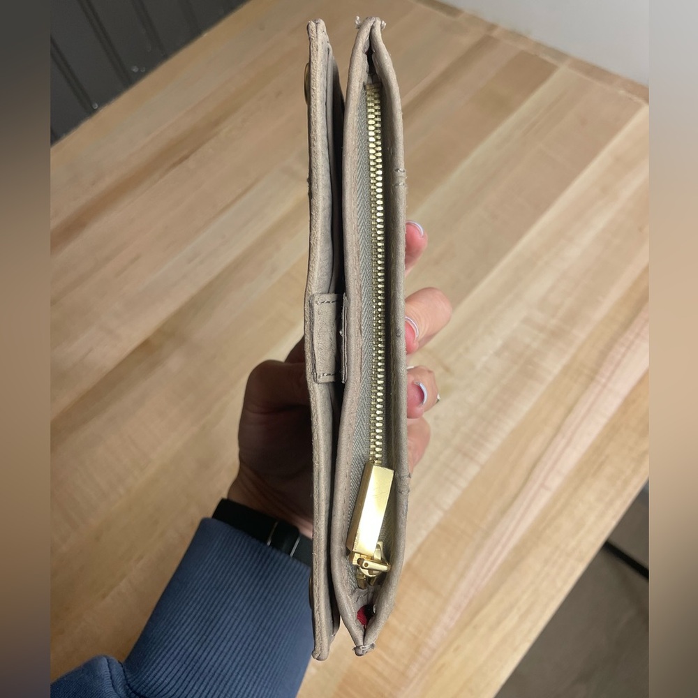 Hammitt 110 North Bifold Gray Natural Leather Wallet w/Gold Hardware - Picture 5 of 8